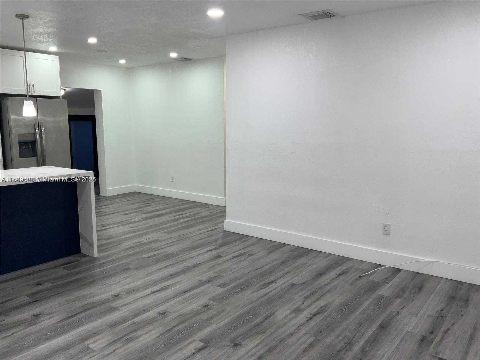 Small Image of 1971 WEST 2ND AVE, Hialeah Number 21