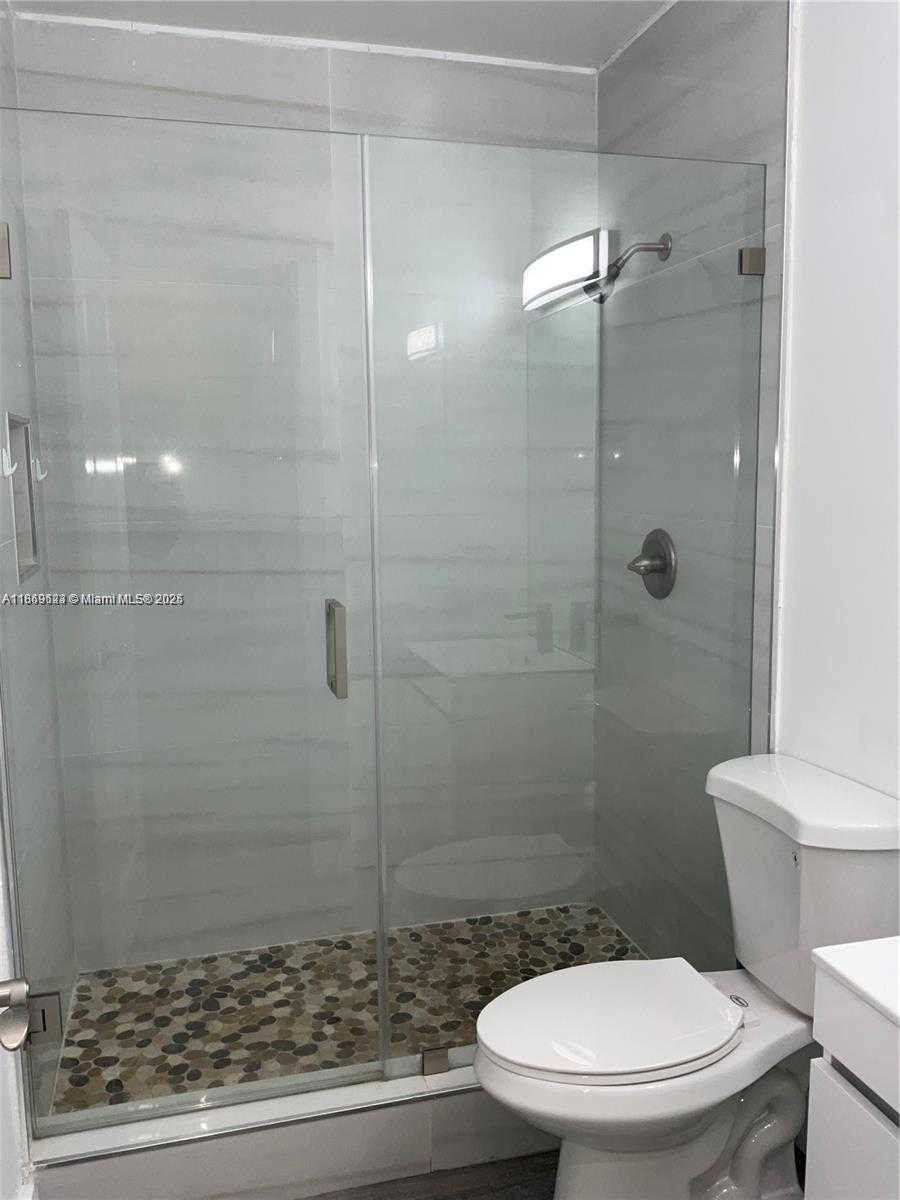Small Image of 1971 WEST 2ND AVE, Hialeah Number 24