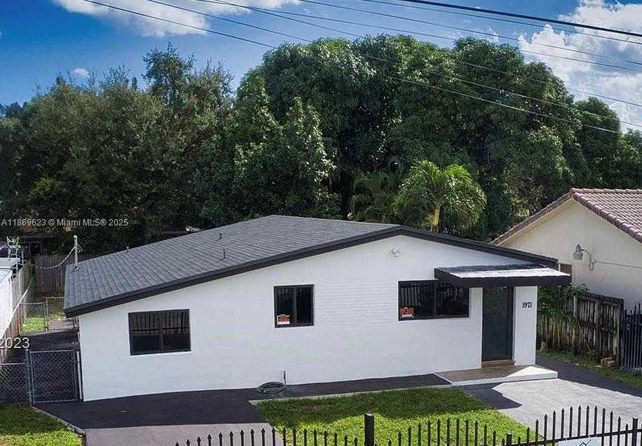 Small Image of 1971 WEST 2ND AVE, Hialeah Number 40