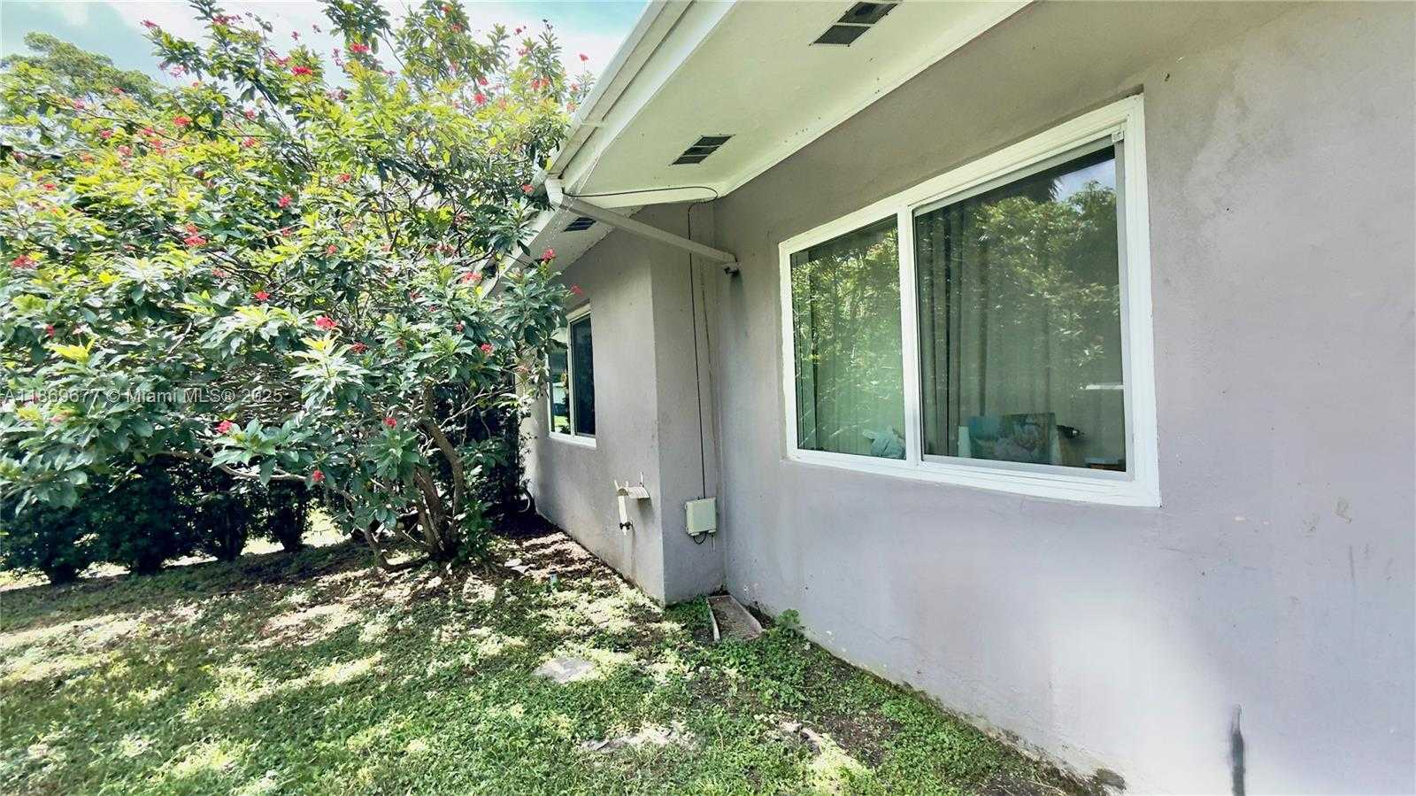 Small Image of 217 SOUTH 57TH TER, Hollywood Number 3
