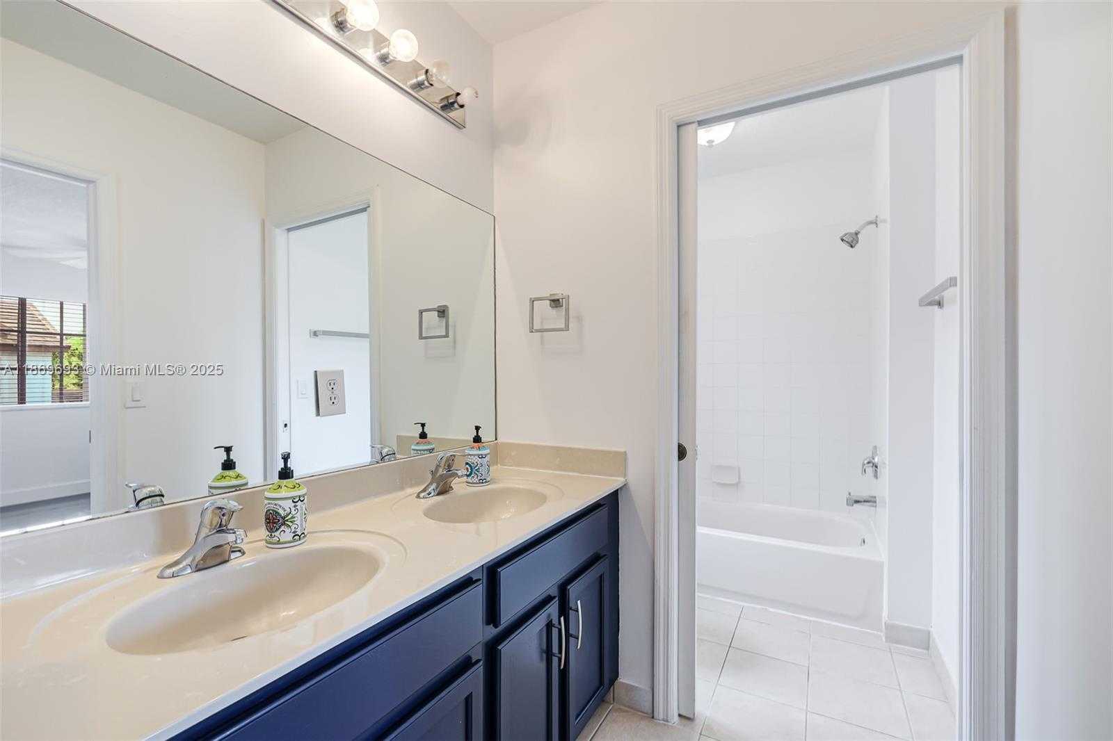 Small Image of 27381 SOUTH WEST 139TH PL, Homestead Number 43