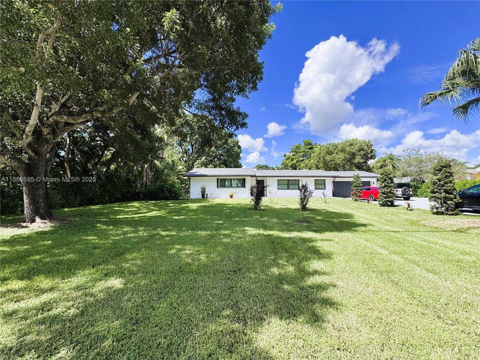 Small Image of 14691 SOUTH WEST 20TH ST, Davie Number 6