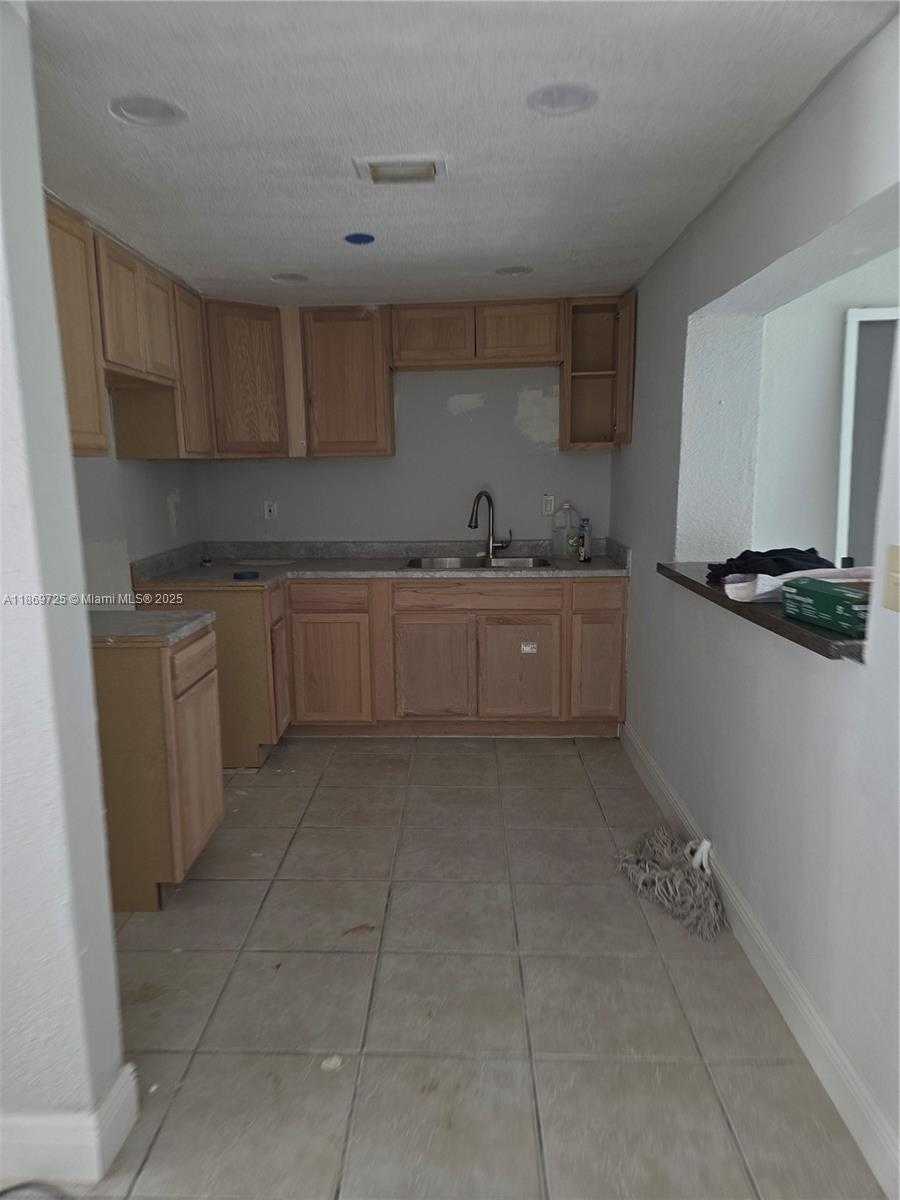 Small Image of 3000 NORTH WEST 8TH CT, Fort Lauderdale Number 15