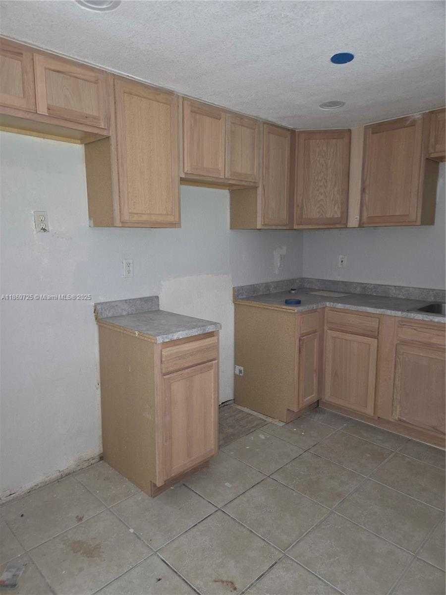 Small Image of 3000 NORTH WEST 8TH CT, Fort Lauderdale Number 16
