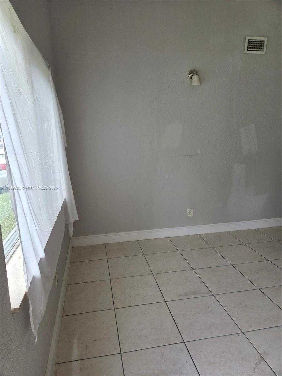 Small Image of 3000 NORTH WEST 8TH CT, Fort Lauderdale Number 3