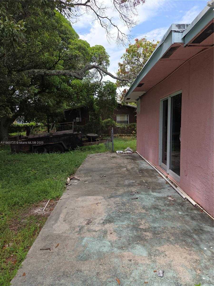 Small Image of 3000 NORTH WEST 8TH CT, Fort Lauderdale Number 34