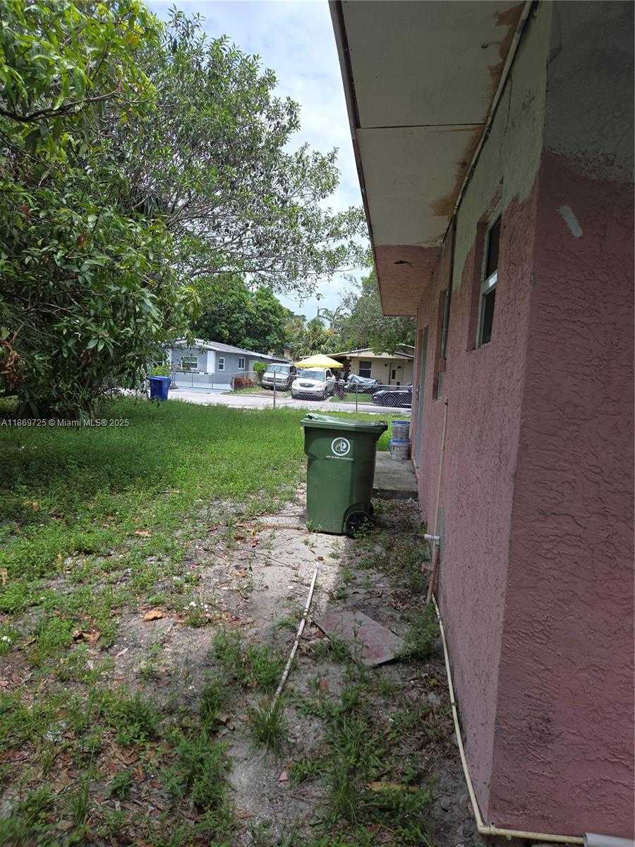 Small Image of 3000 NORTH WEST 8TH CT, Fort Lauderdale Number 35