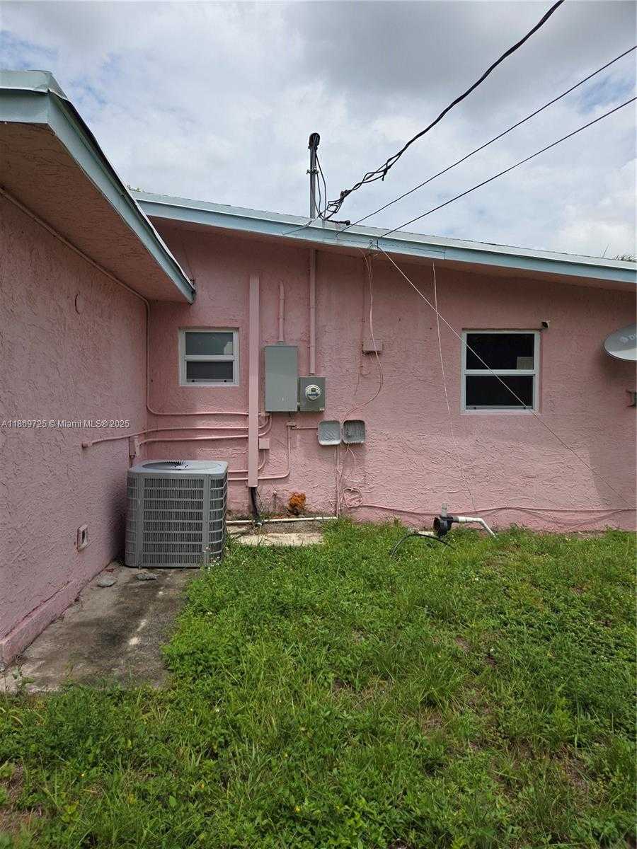 Small Image of 3000 NORTH WEST 8TH CT, Fort Lauderdale Number 38