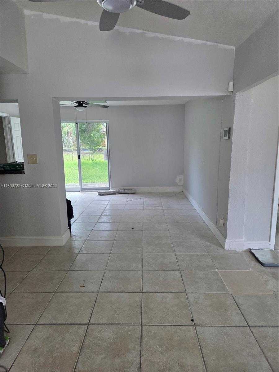 Small Image of 3000 NORTH WEST 8TH CT, Fort Lauderdale Number 4
