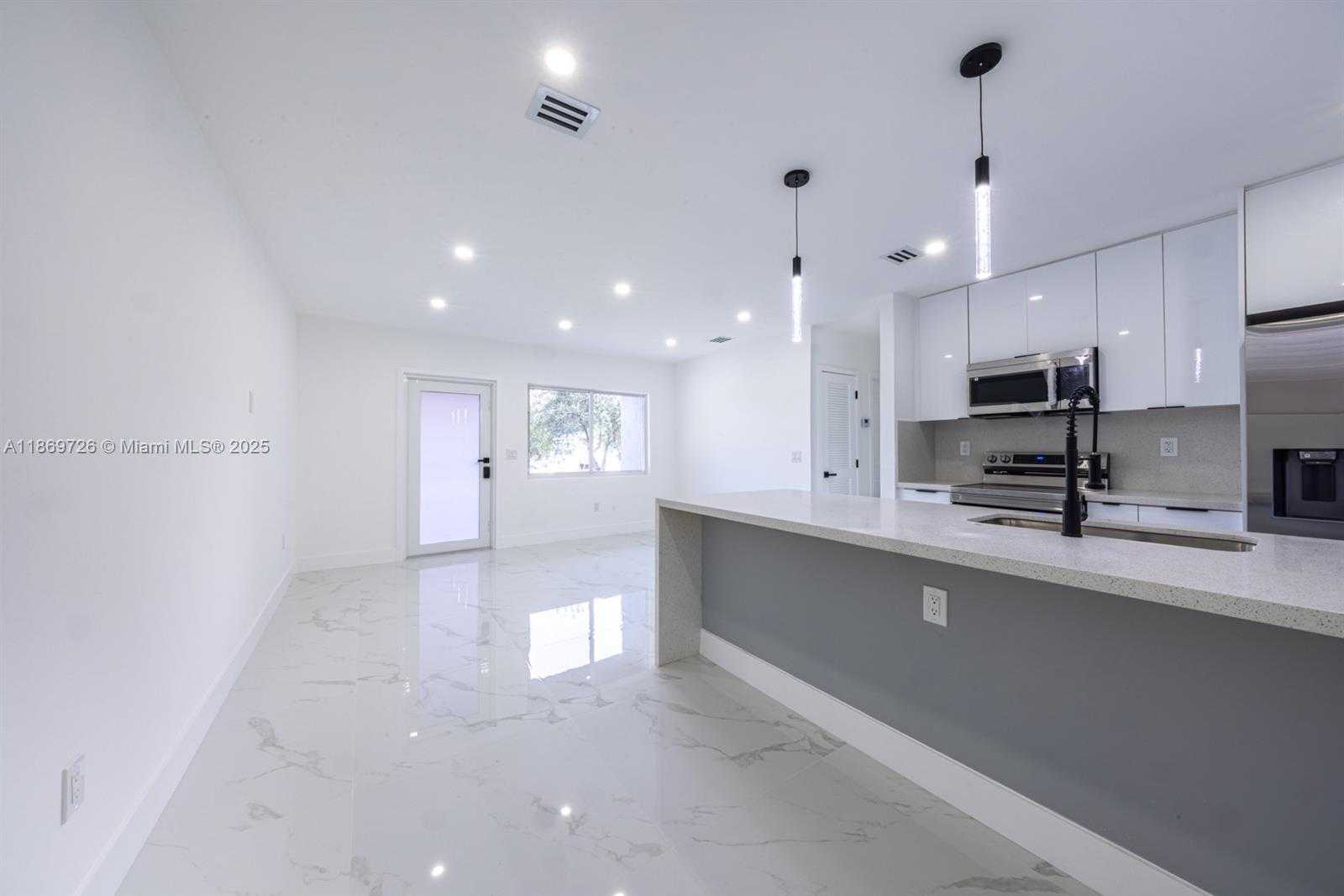 Small Image of 910 NORTH WEST 133RD ST, North Miami Number 10