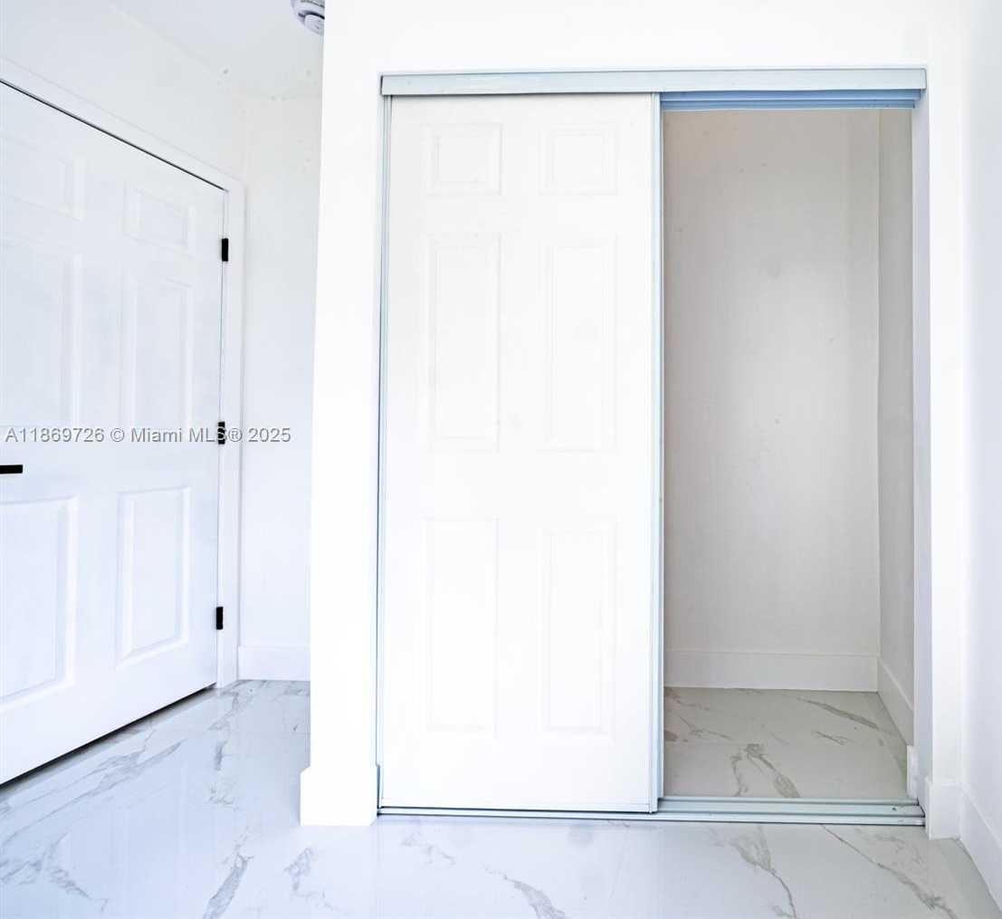 Small Image of 910 NORTH WEST 133RD ST, North Miami Number 21