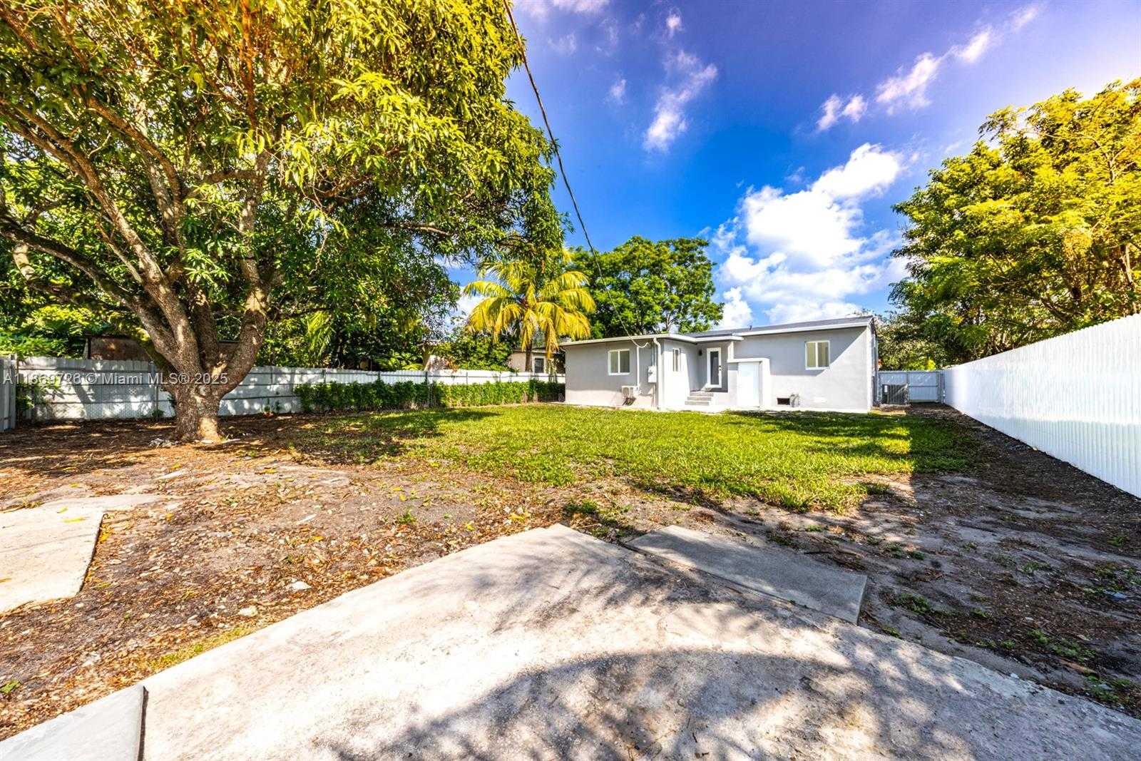 Small Image of 910 NORTH WEST 133RD ST, North Miami Number 24