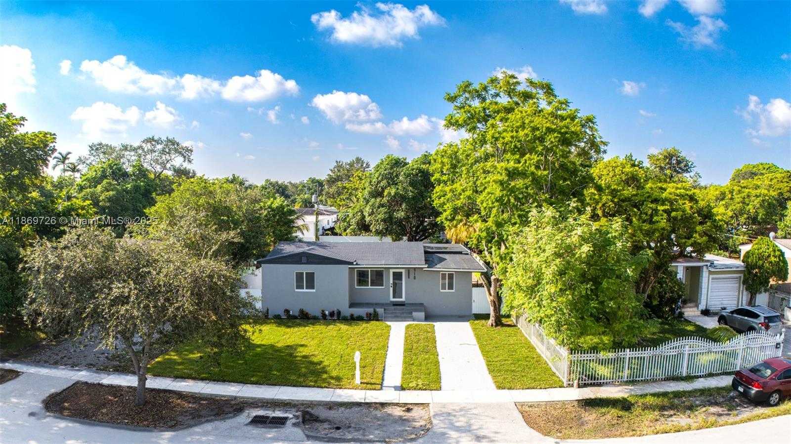 Small Image of 910 NORTH WEST 133RD ST, North Miami Number 3