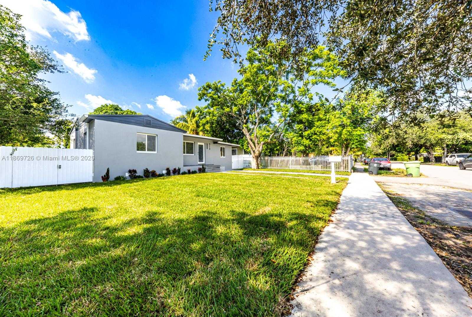 Small Image of 910 NORTH WEST 133RD ST, North Miami Number 7