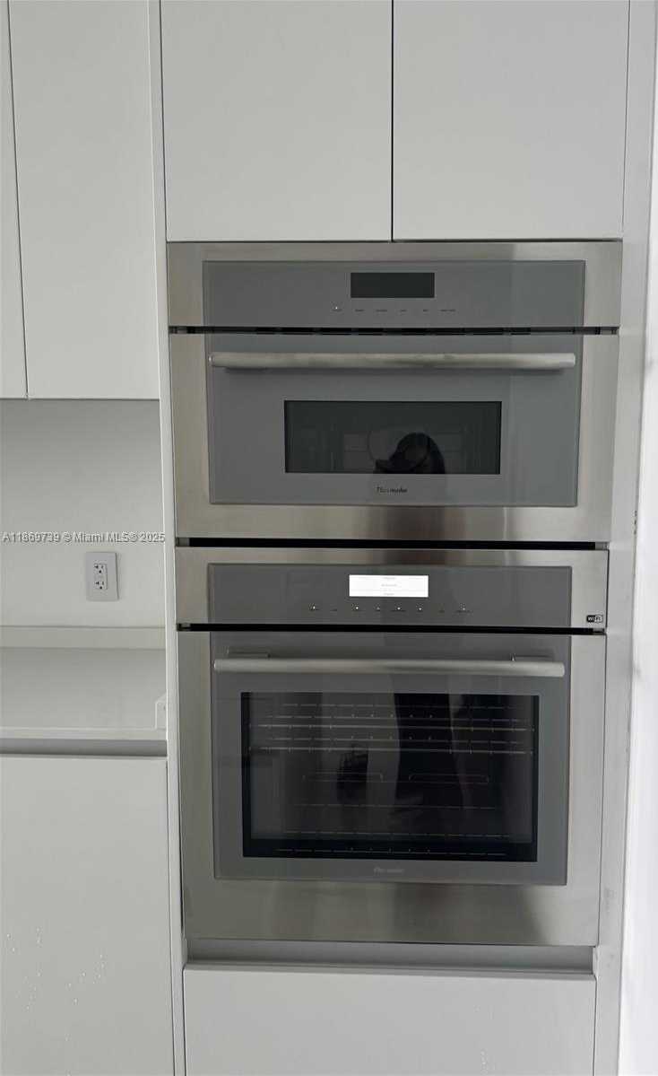 Small Image of 700 NORTH EAST 24 TH 2206, Miami Number 7