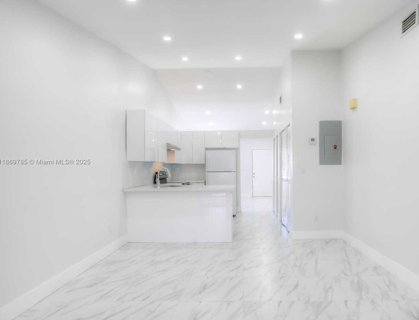 Small Image of 5987 WEST 21ST CT, Hialeah Number 4