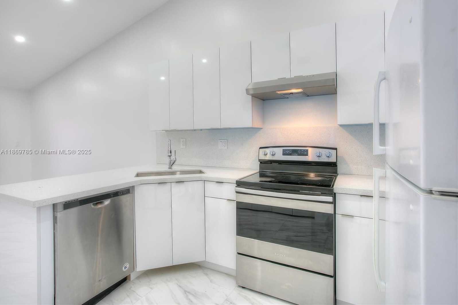 Small Image of 5987 WEST 21ST CT, Hialeah Number 5