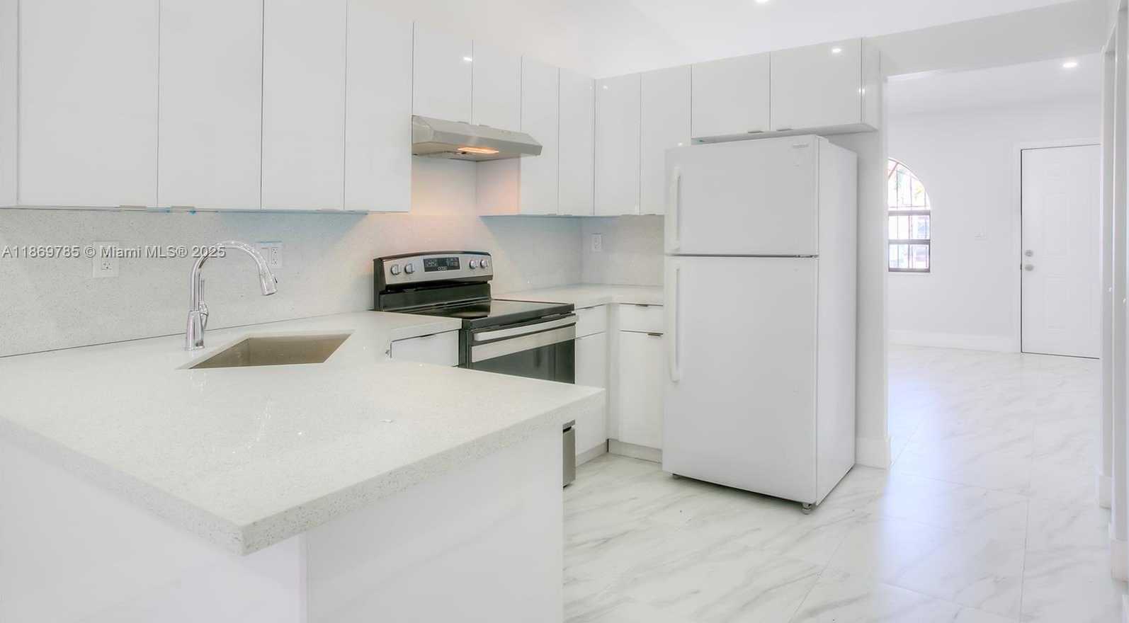 Small Image of 5987 WEST 21ST CT, Hialeah Number 6