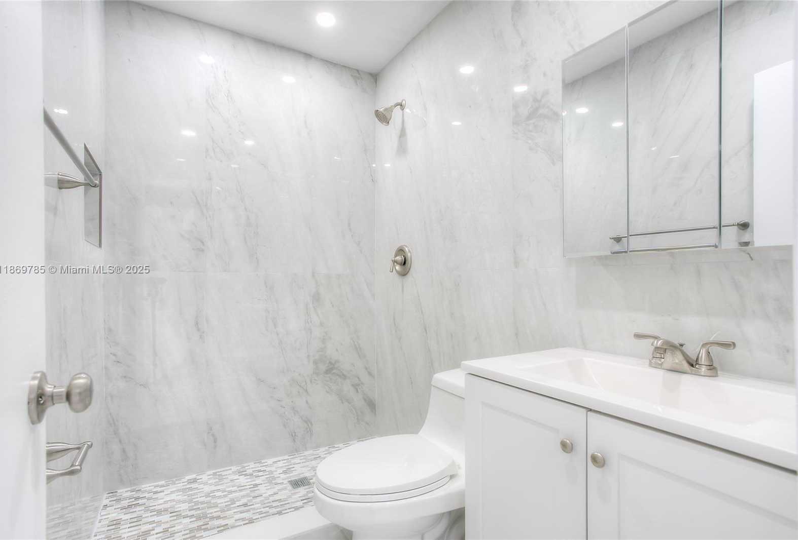 Small Image of 5987 WEST 21ST CT, Hialeah Number 7