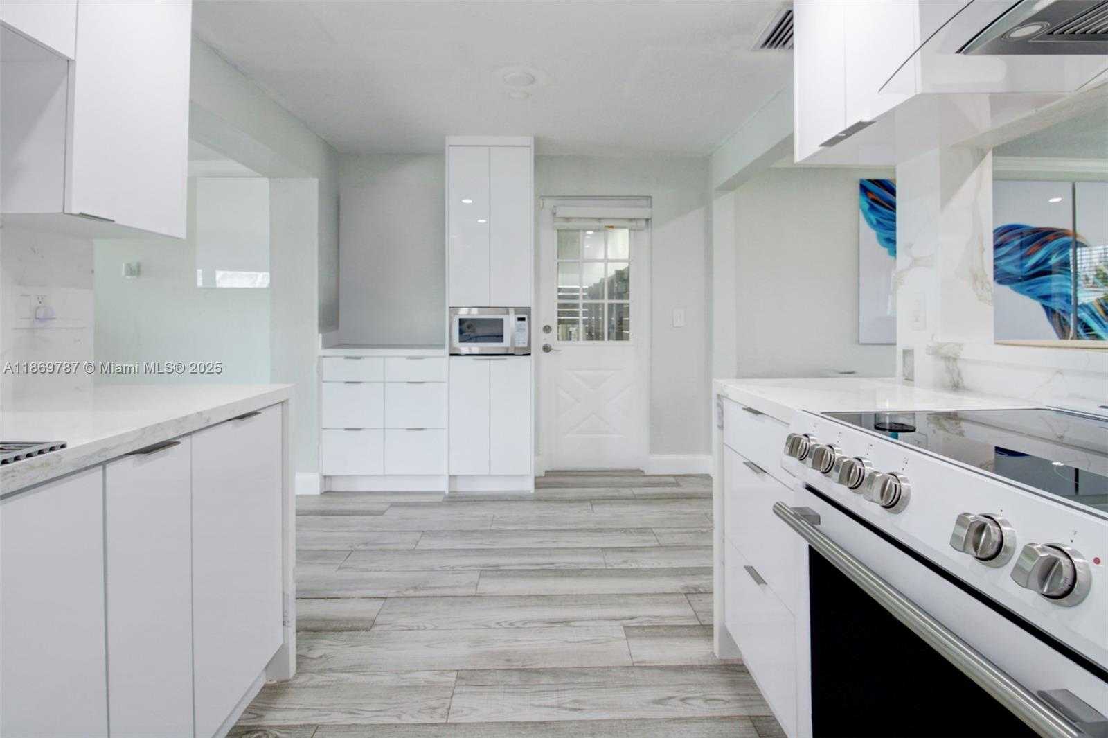 Small Image of 5936 NORTH FARRAGUT DR, Hollywood Number 12