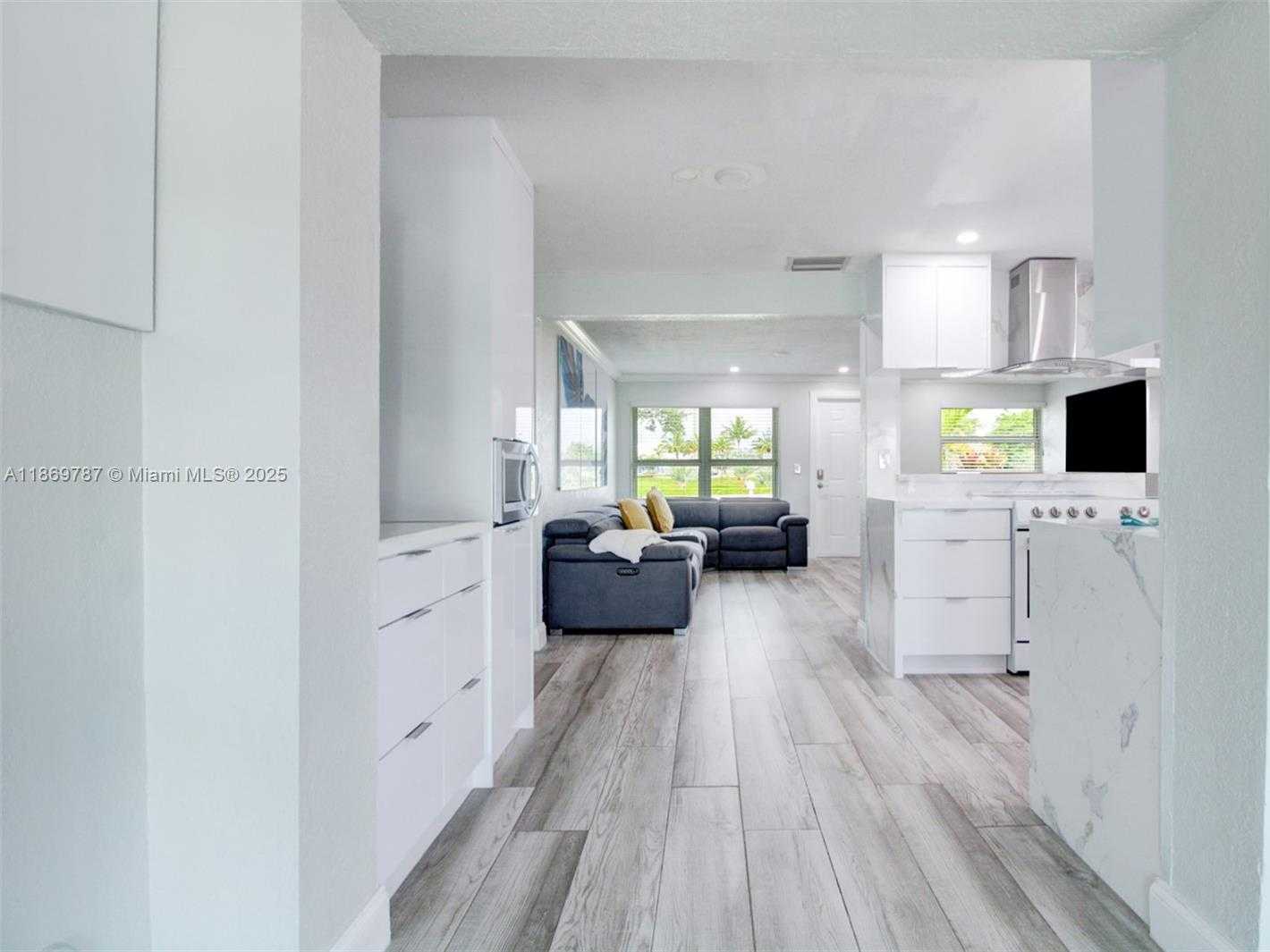 Small Image of 5936 NORTH FARRAGUT DR, Hollywood Number 13