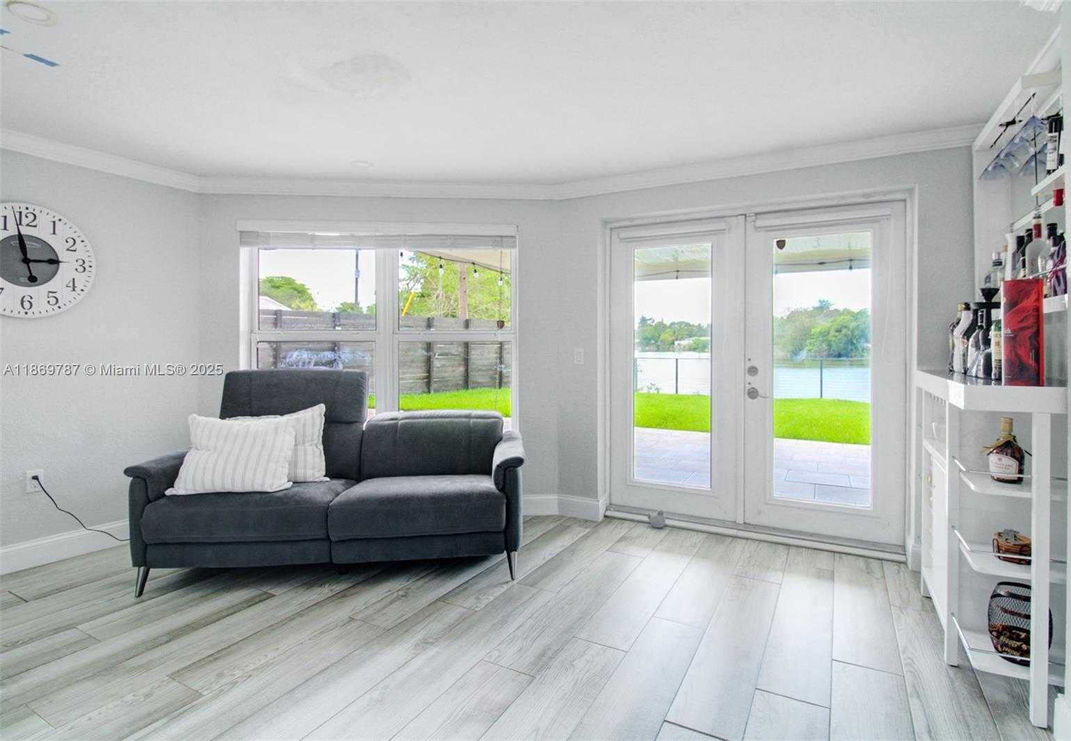 Small Image of 5936 NORTH FARRAGUT DR, Hollywood Number 14
