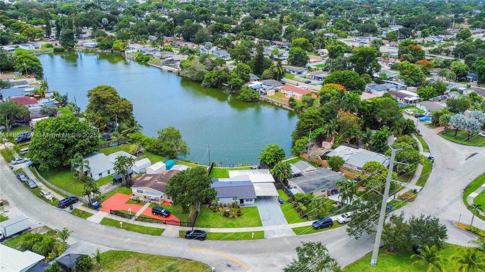 Small Image of 5936 NORTH FARRAGUT DR, Hollywood Number 2
