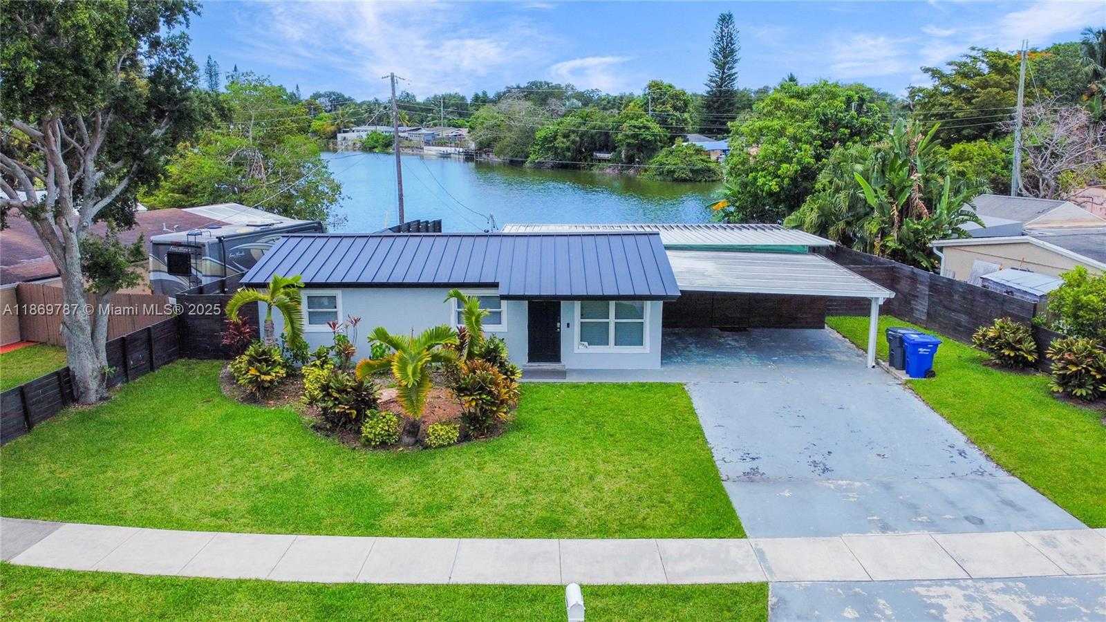 Small Image of 5936 NORTH FARRAGUT DR, Hollywood Number 3