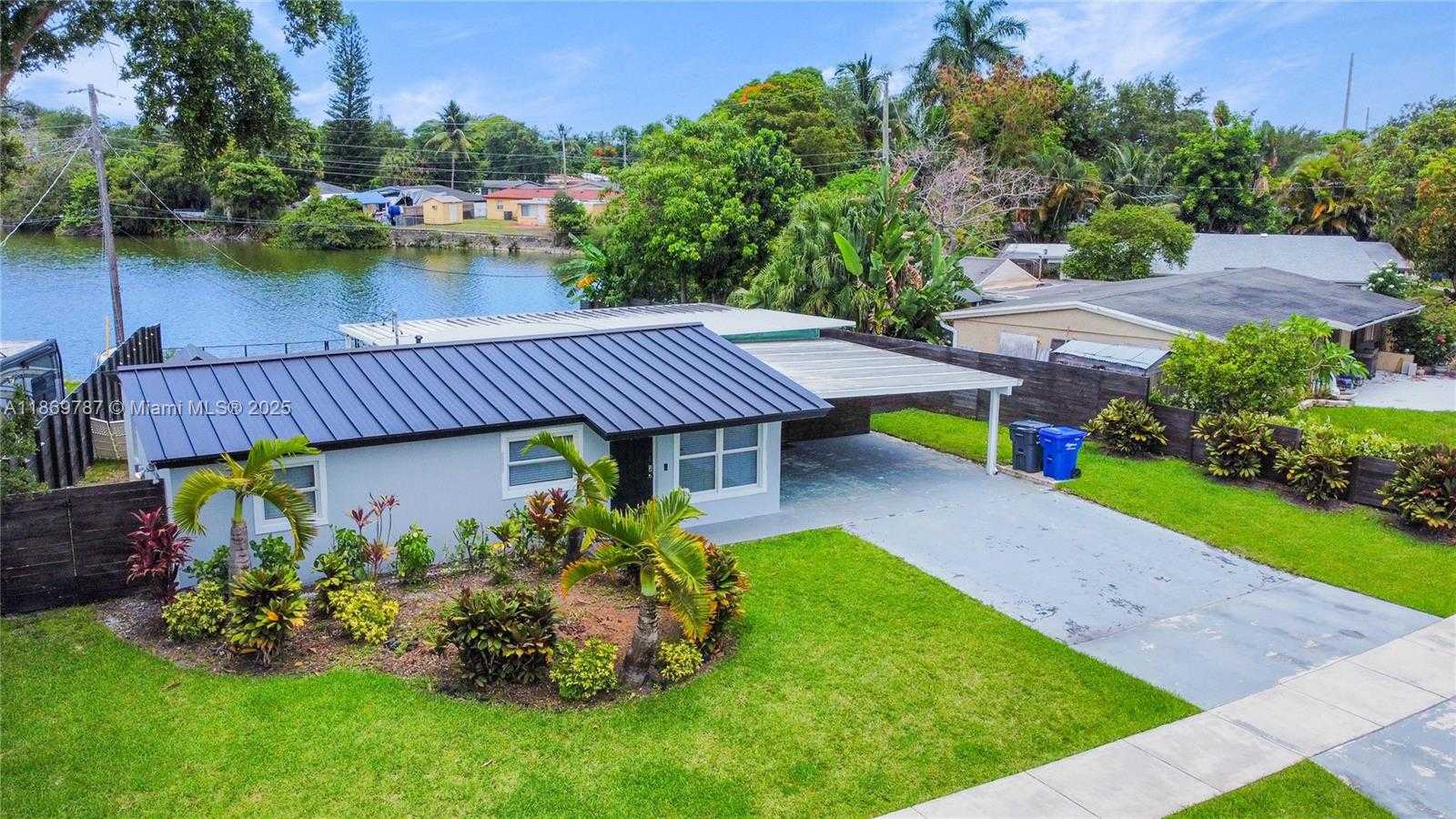 Small Image of 5936 NORTH FARRAGUT DR, Hollywood Number 4