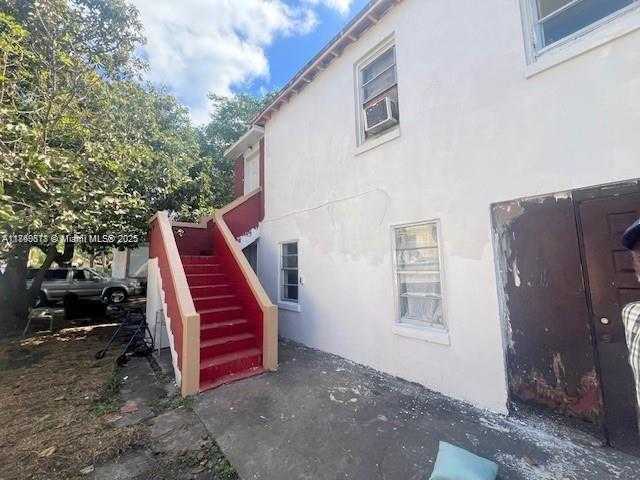 Small Image of 5938 NORTH MIAMI AVE, Miami Number 2