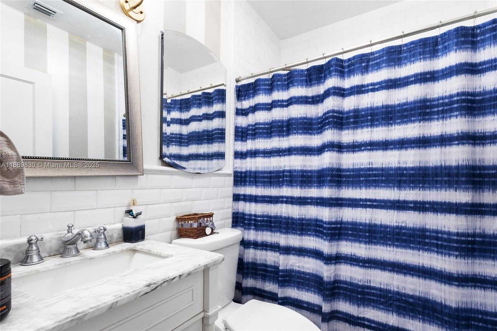 Small Image of 393 MINOLA DR, Miami Springs Number 26