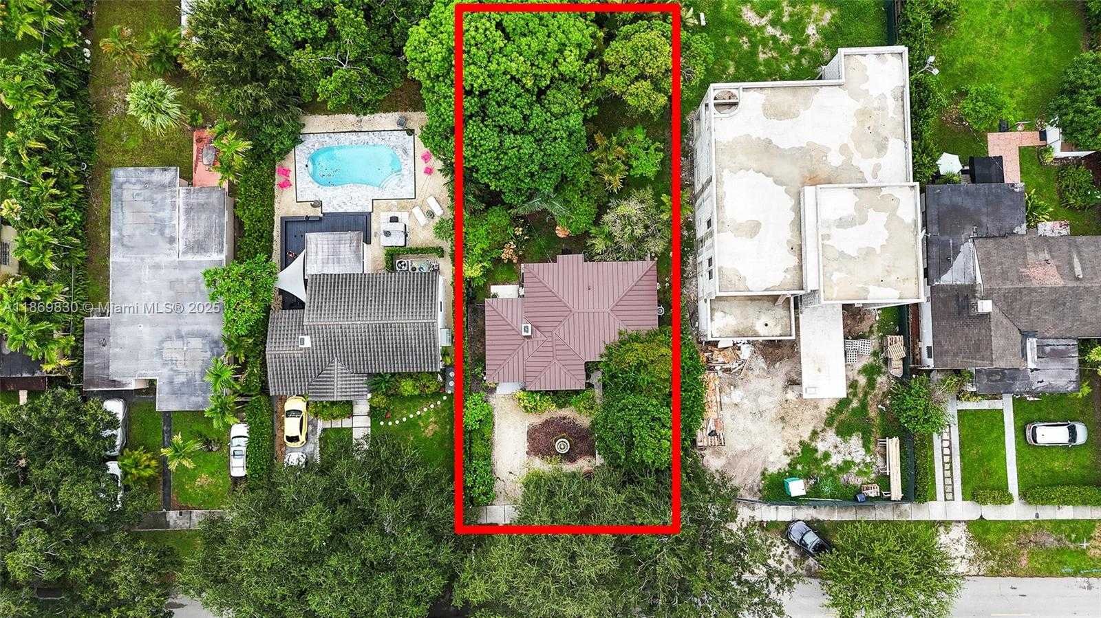Small Image of 393 MINOLA DR, Miami Springs Number 36