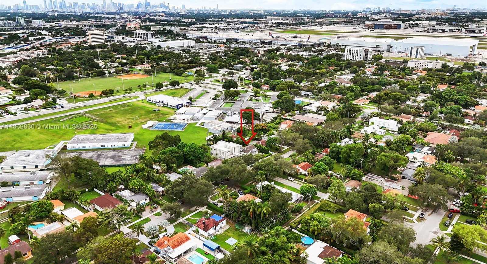 Small Image of 393 MINOLA DR, Miami Springs Number 39