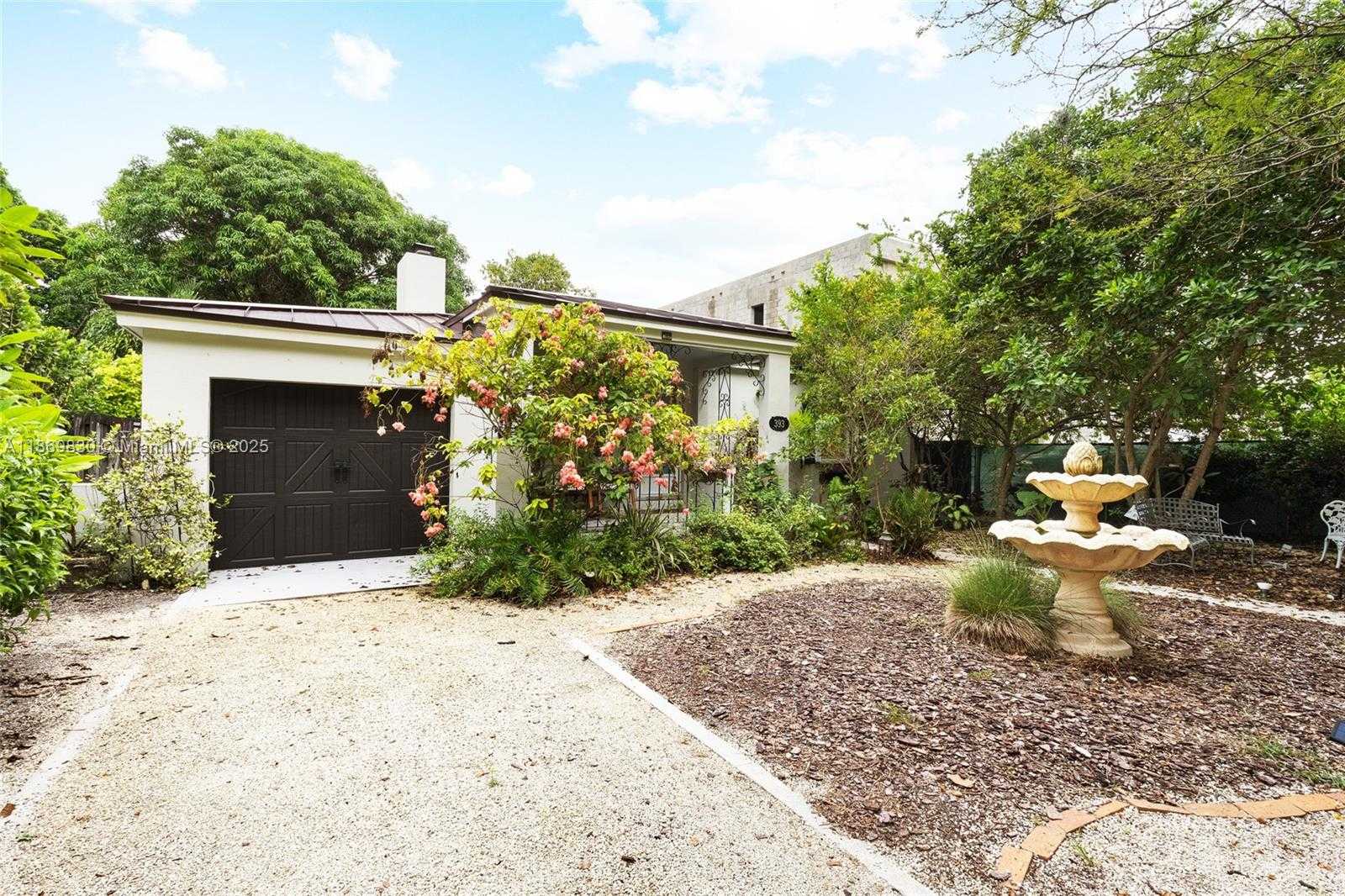 Small Image of 393 MINOLA DR, Miami Springs Number 4