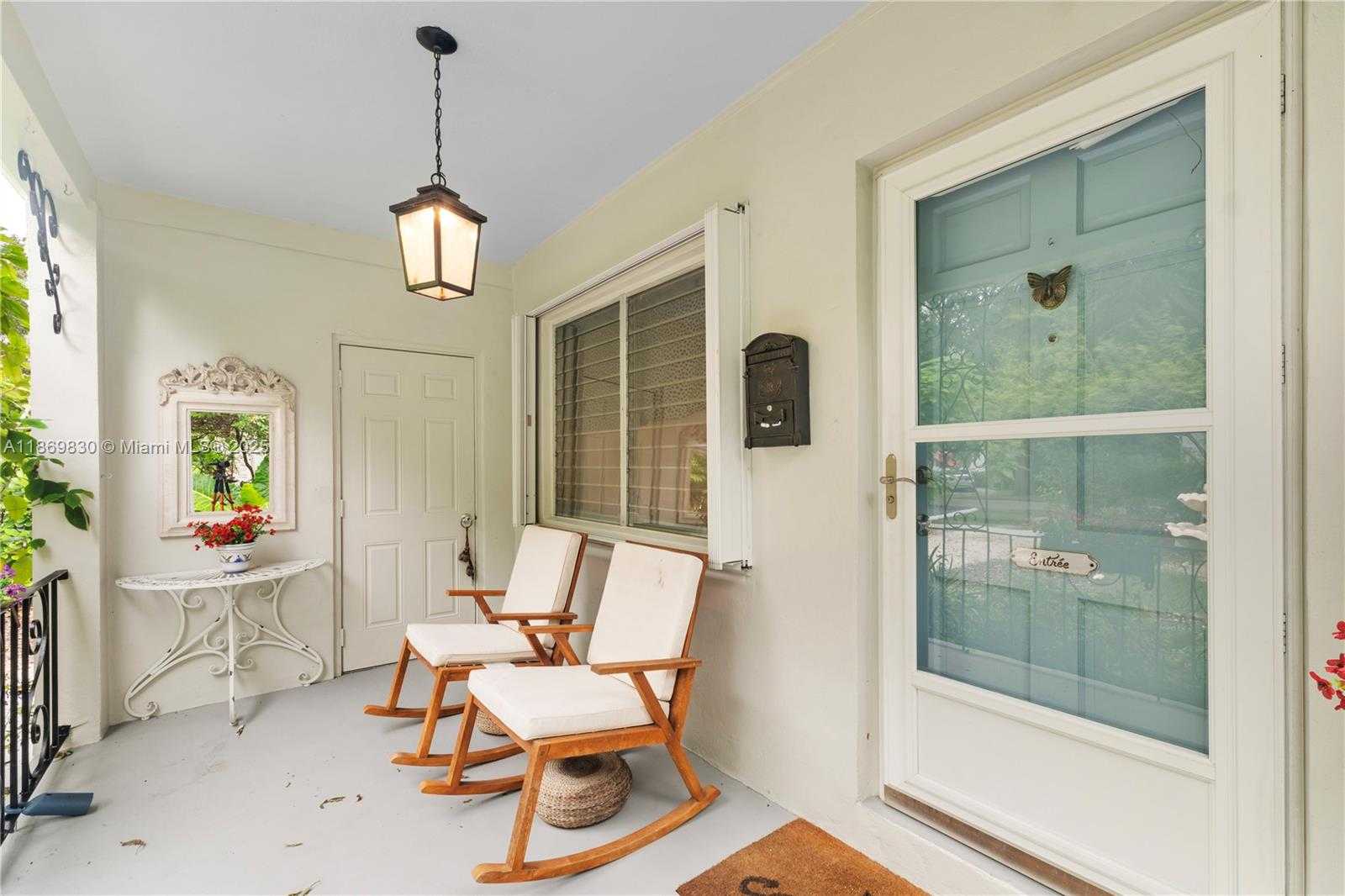 Small Image of 393 MINOLA DR, Miami Springs Number 7