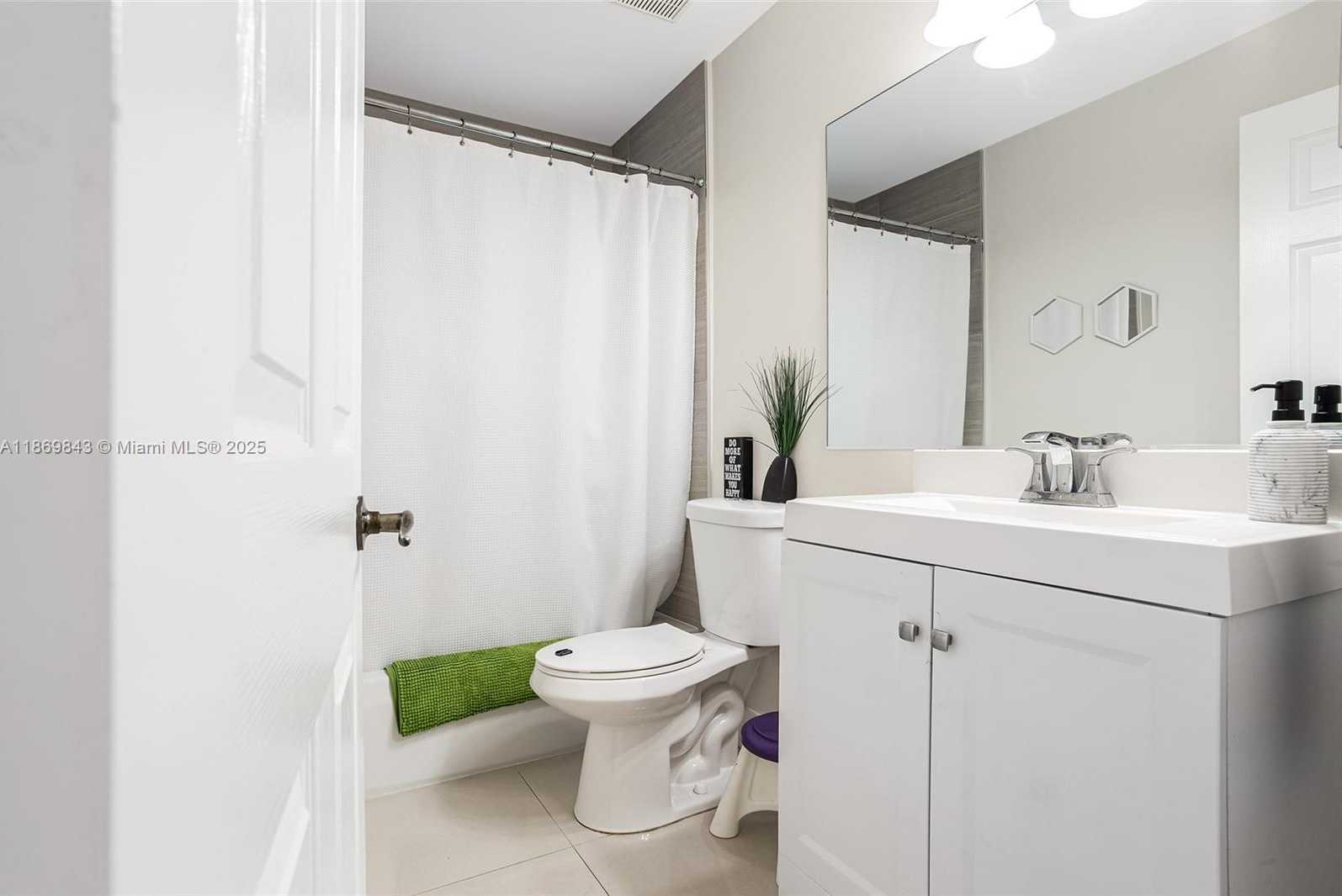 Small Image of 16298 LA COSTA DR, Weston Number 18