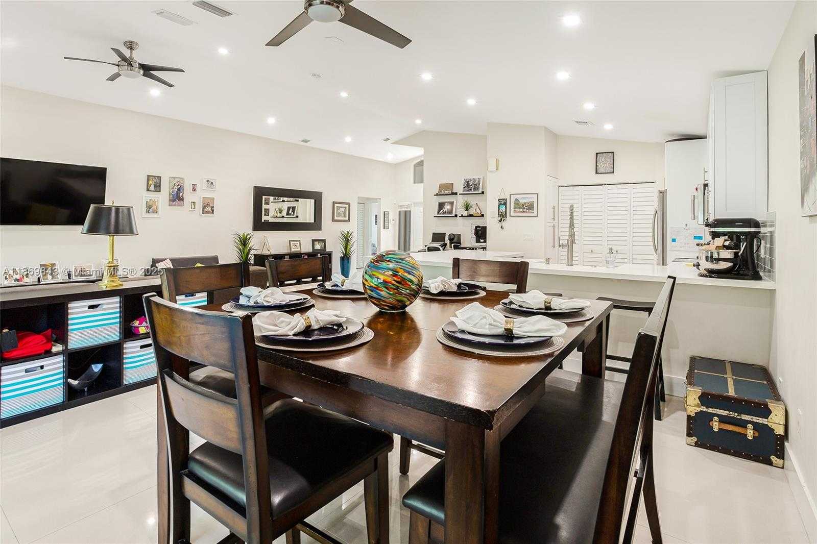 Small Image of 16298 LA COSTA DR, Weston Number 8