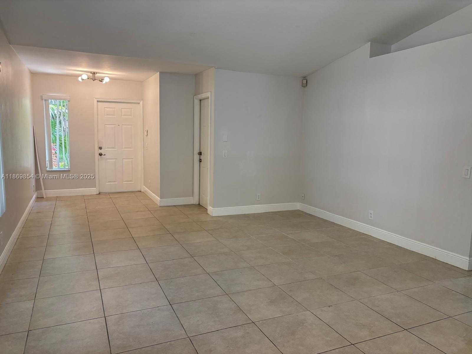 Small Image of 4304 BEECHWOOD CIR, Weston Number 13