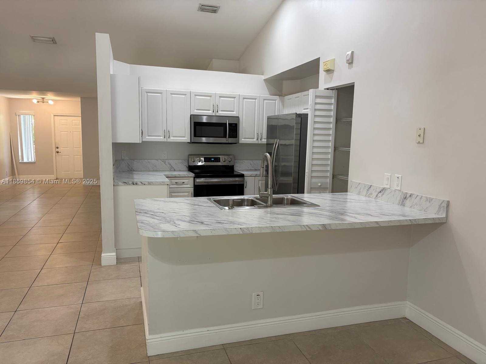 Small Image of 4304 BEECHWOOD CIR, Weston Number 16