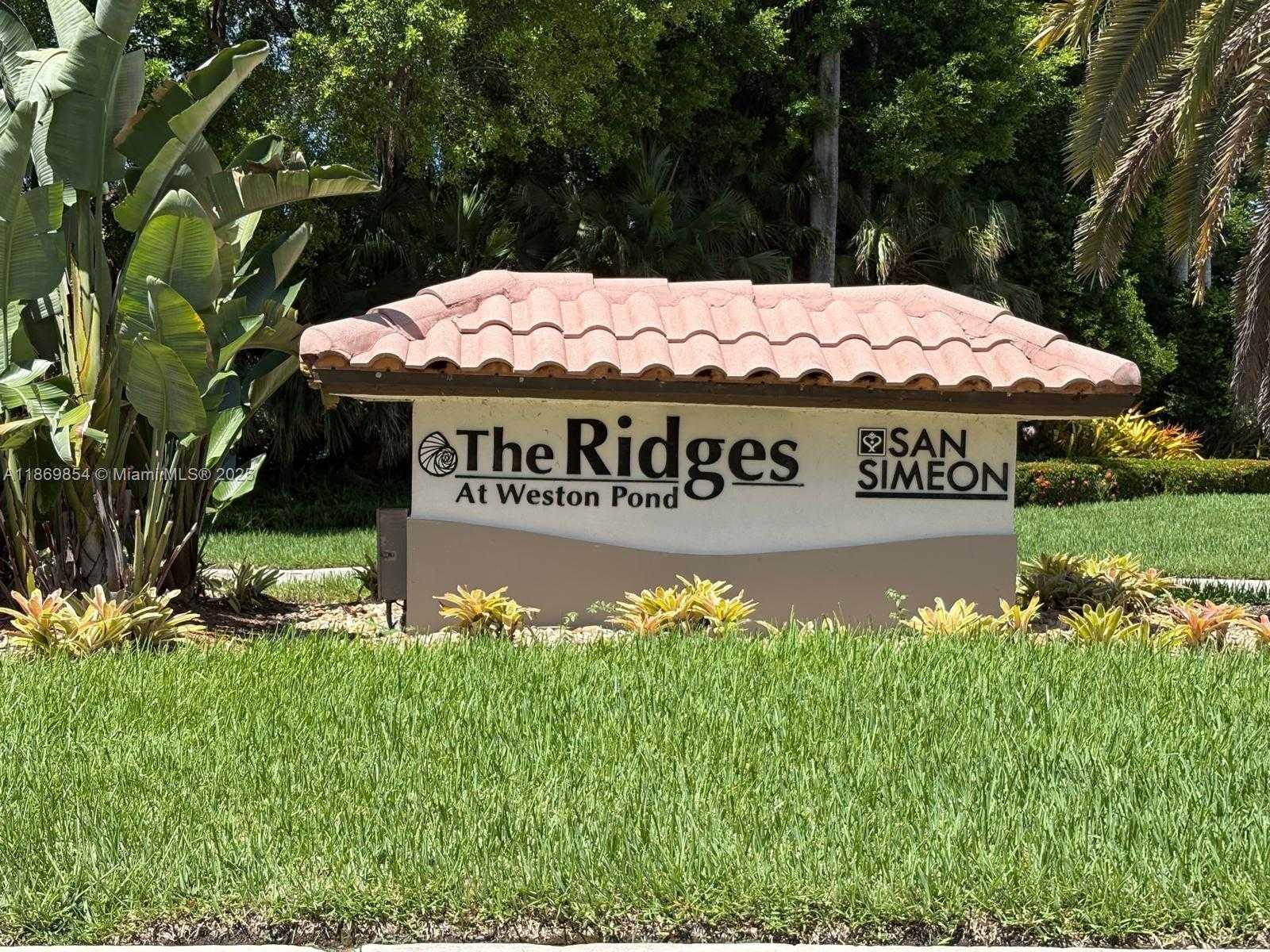Small Image of 4304 BEECHWOOD CIR, Weston Number 2