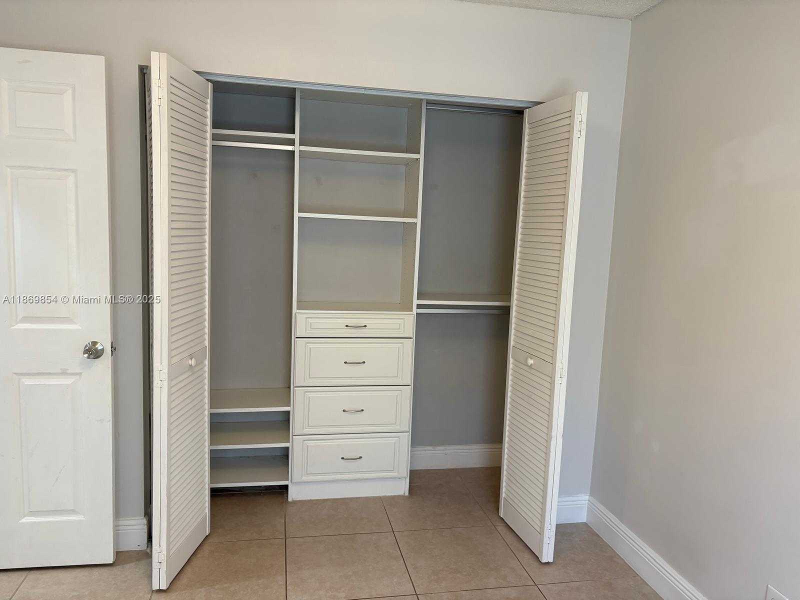 Small Image of 4304 BEECHWOOD CIR, Weston Number 23