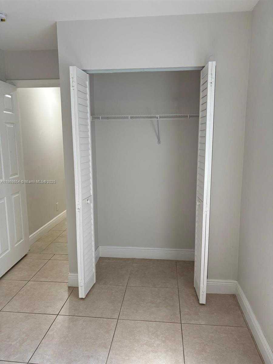 Small Image of 4304 BEECHWOOD CIR, Weston Number 29