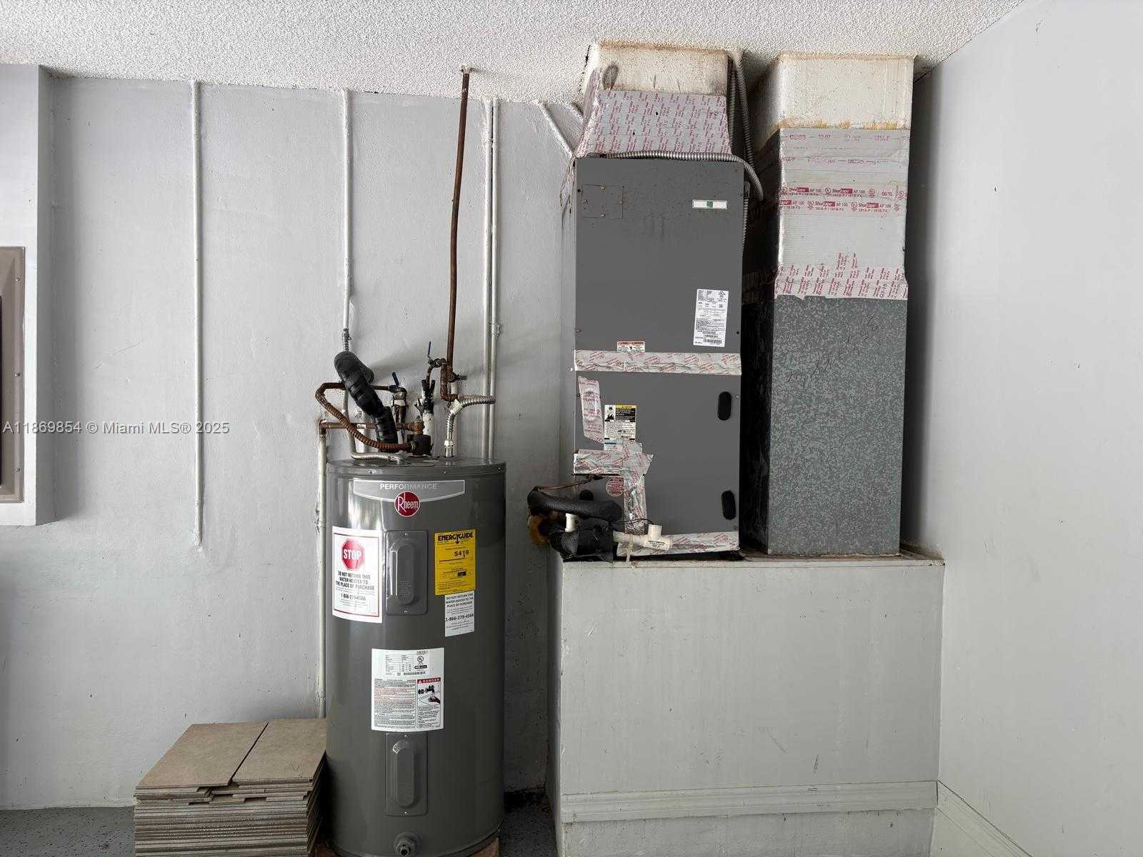 Small Image of 4304 BEECHWOOD CIR, Weston Number 31