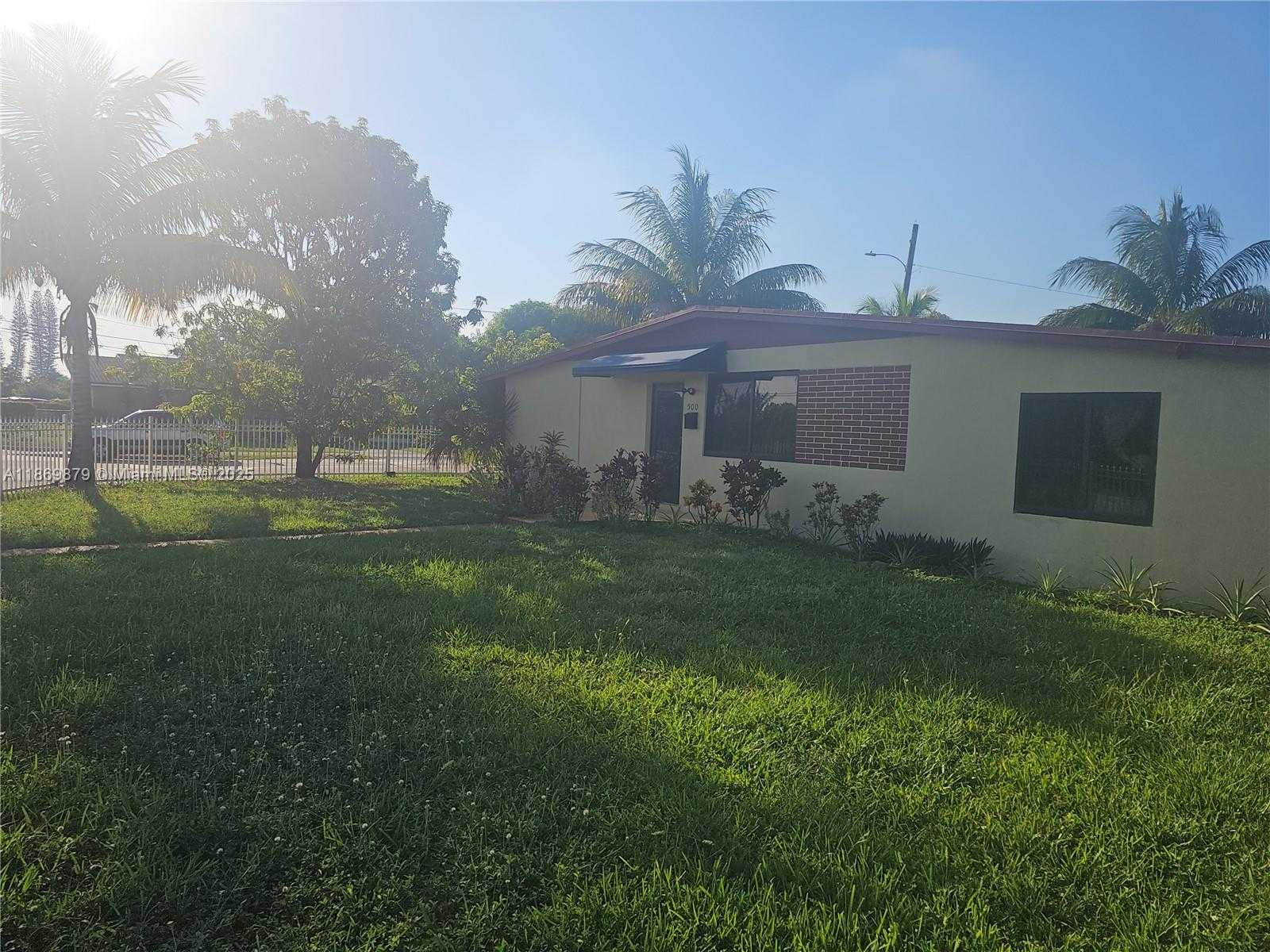 Small Image of Miami Gardens Number 2