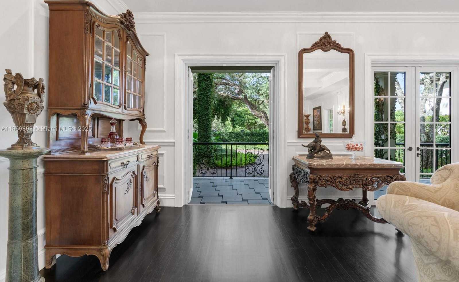 Small Image of 612 SUNSET DR, Coral Gables Number 12