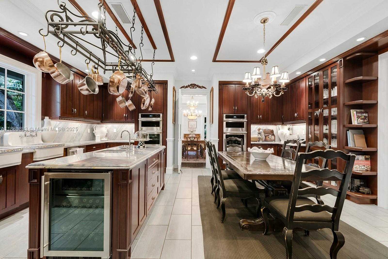 Small Image of 612 SUNSET DR, Coral Gables Number 18