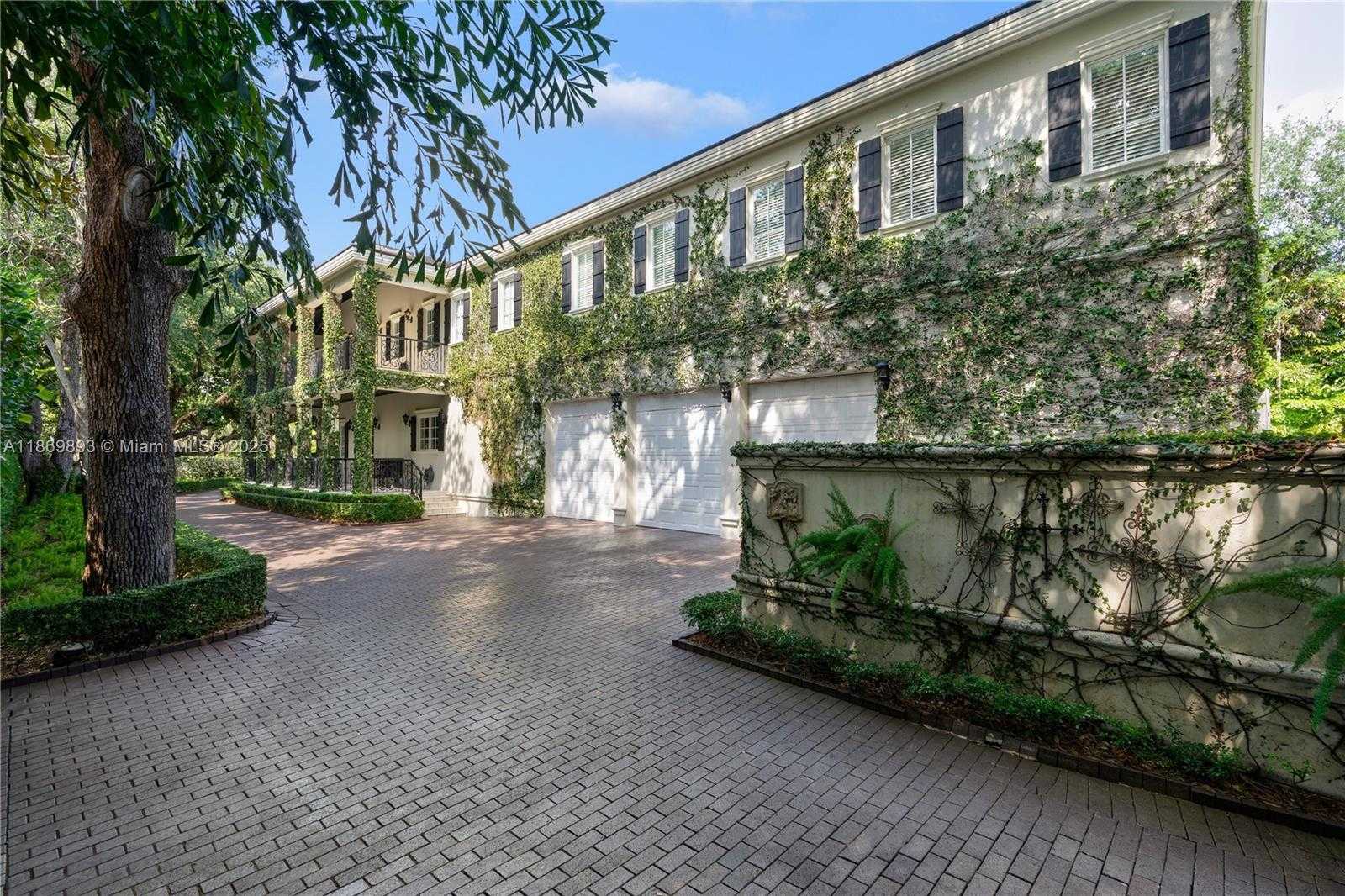 Small Image of 612 SUNSET DR, Coral Gables Number 7