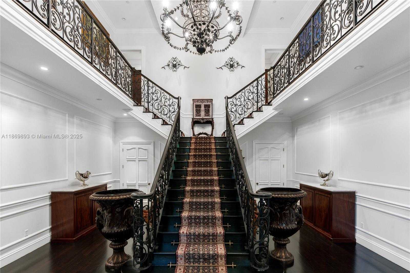 Small Image of 612 SUNSET DR, Coral Gables Number 8