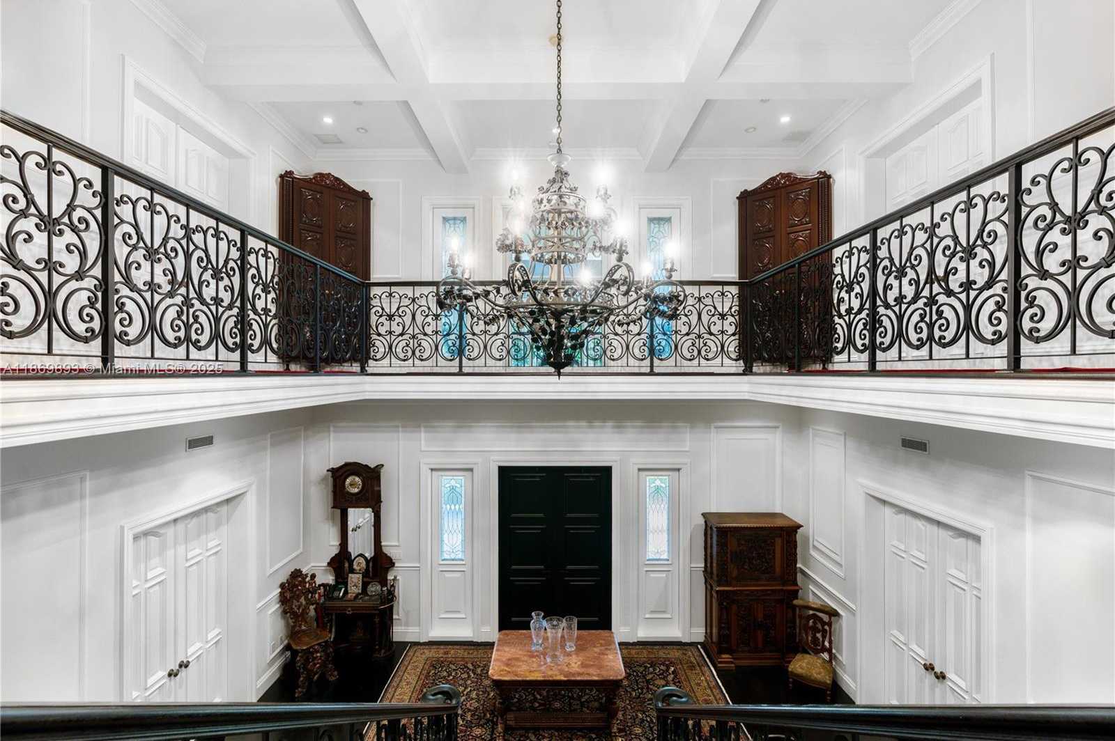 Small Image of 612 SUNSET DR, Coral Gables Number 9