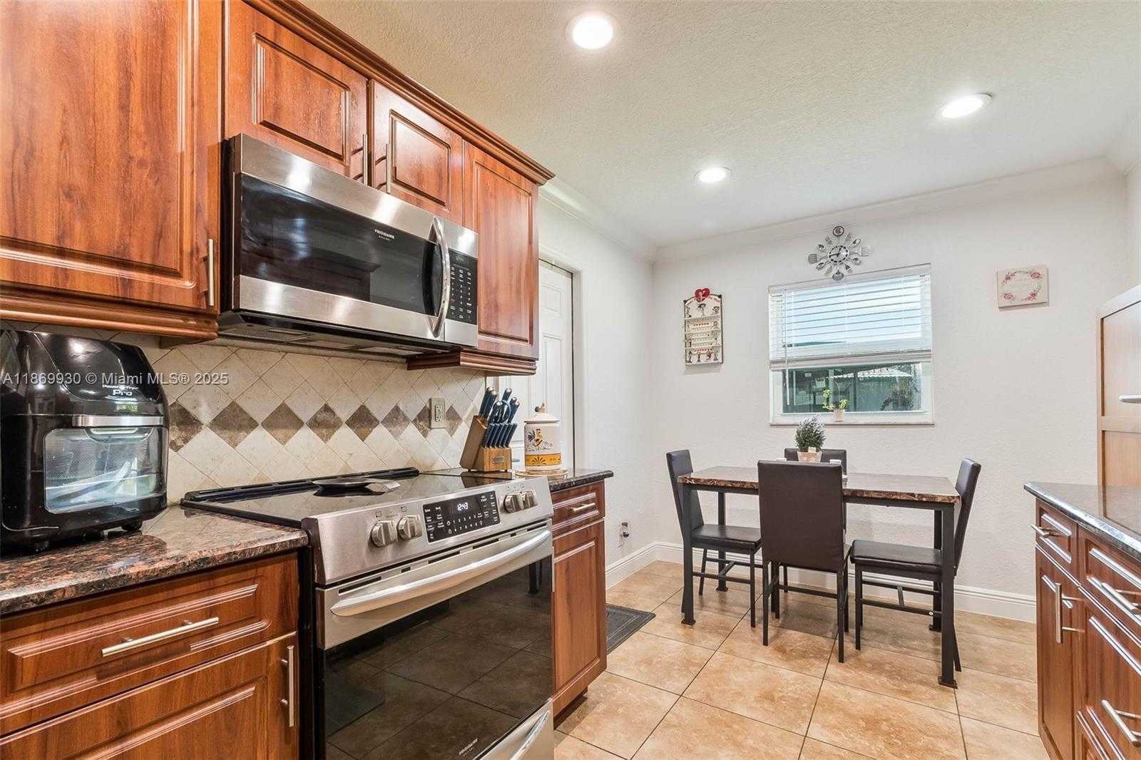 Small Image of 9021 NORTH WEST 13TH ST, Plantation Number 16